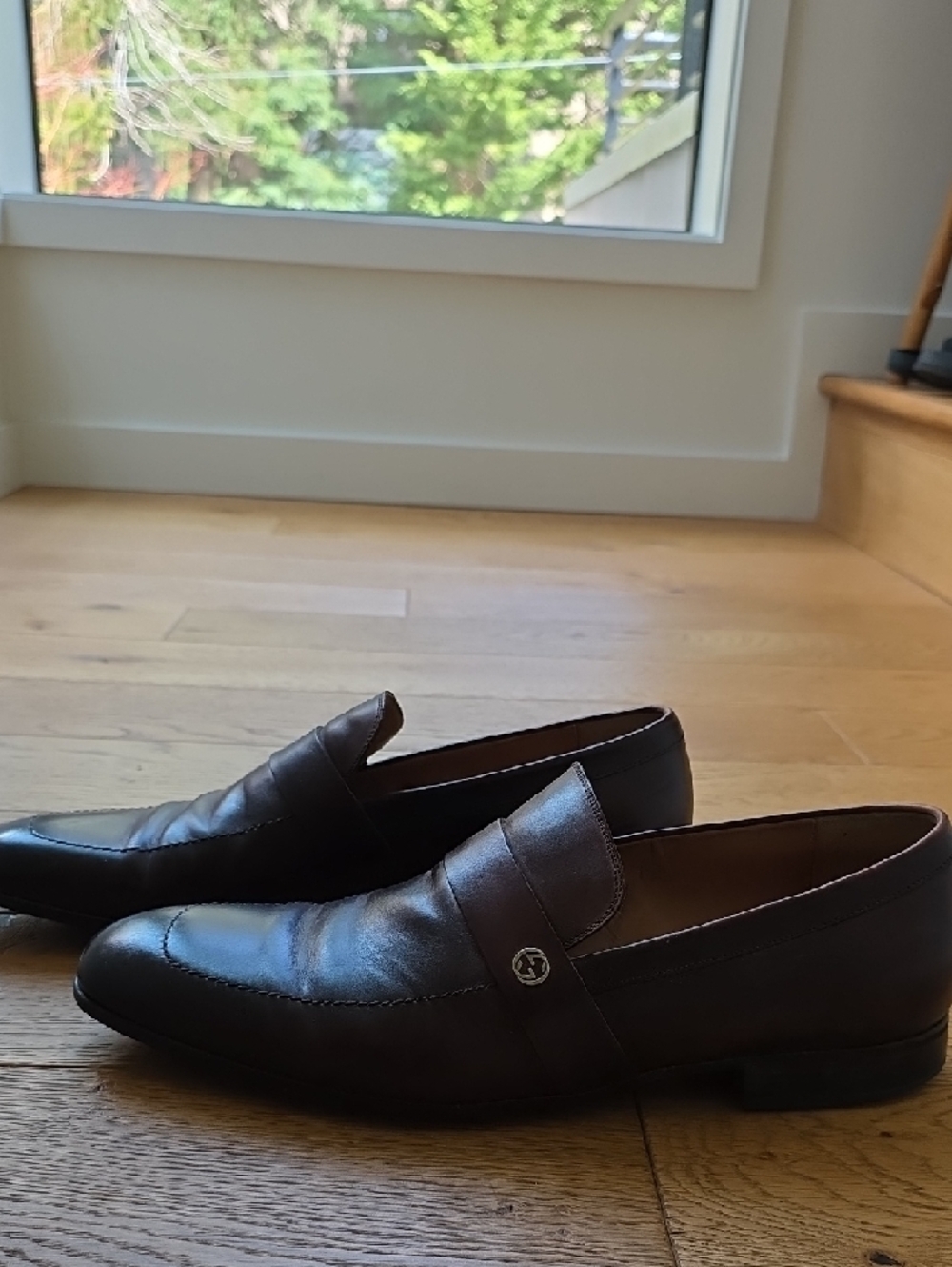 Gucci Men's Brown Leather Slip-On Loafers - Picture 2 of 11